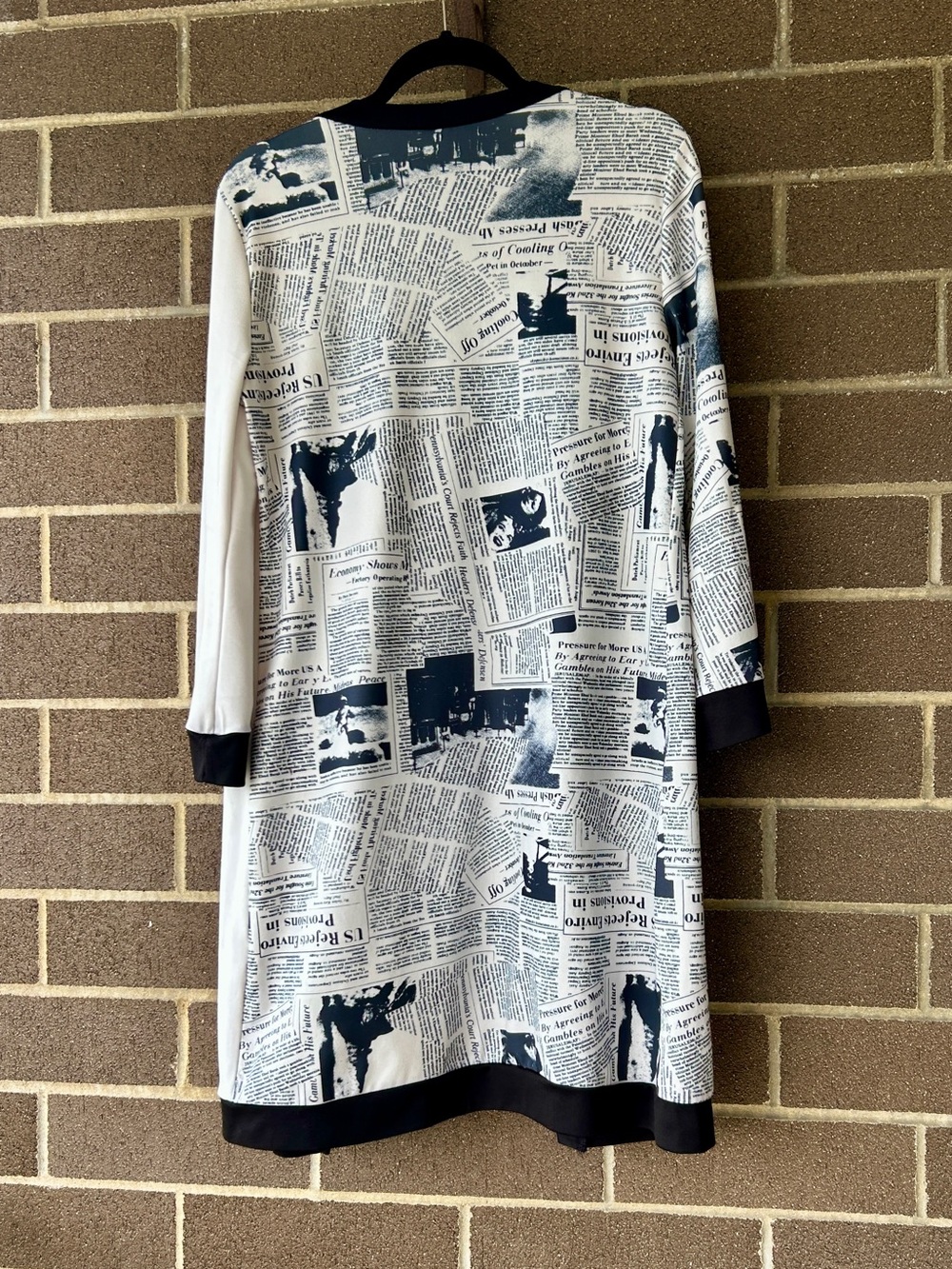 Newsprint Graphic Midi Duster/Summer Layering | Medium - Picture 2 of 9